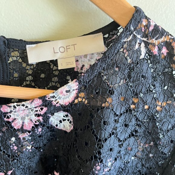 LOFT ANN TAYLOR Eyelet Top 3/4 Sleeve Floral Print Crewneck Womens Size S Blouse - Picture 2 of 5